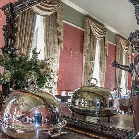 Castle Hotel Хънтли Екстериор снимка