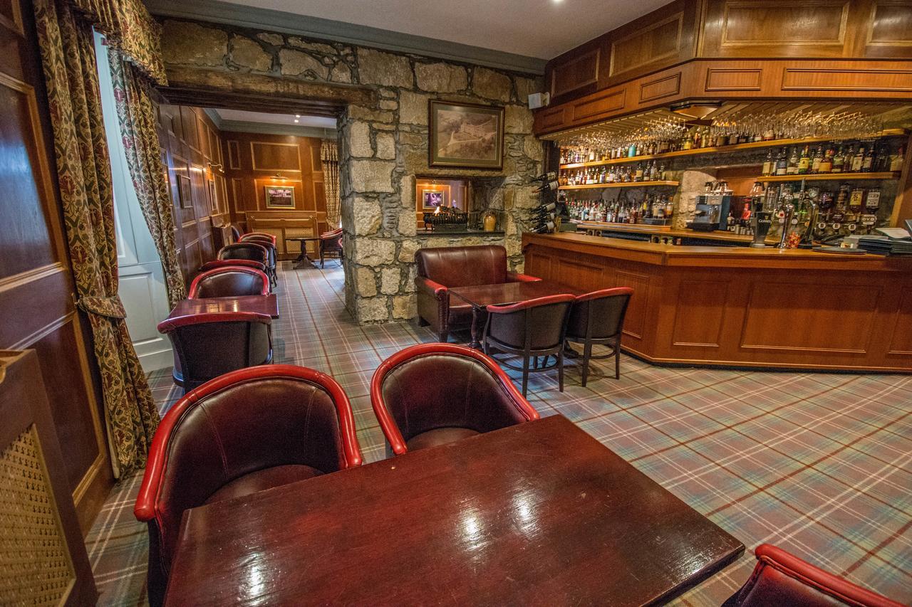 Castle Hotel Хънтли Екстериор снимка