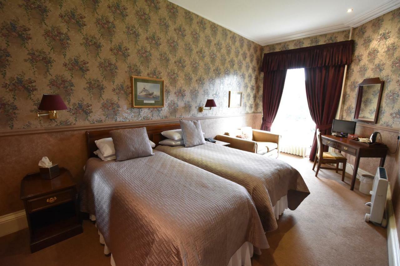 Castle Hotel Хънтли Екстериор снимка